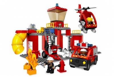Развитие ребенка: конструкторы Lego и роботы-трансформеры