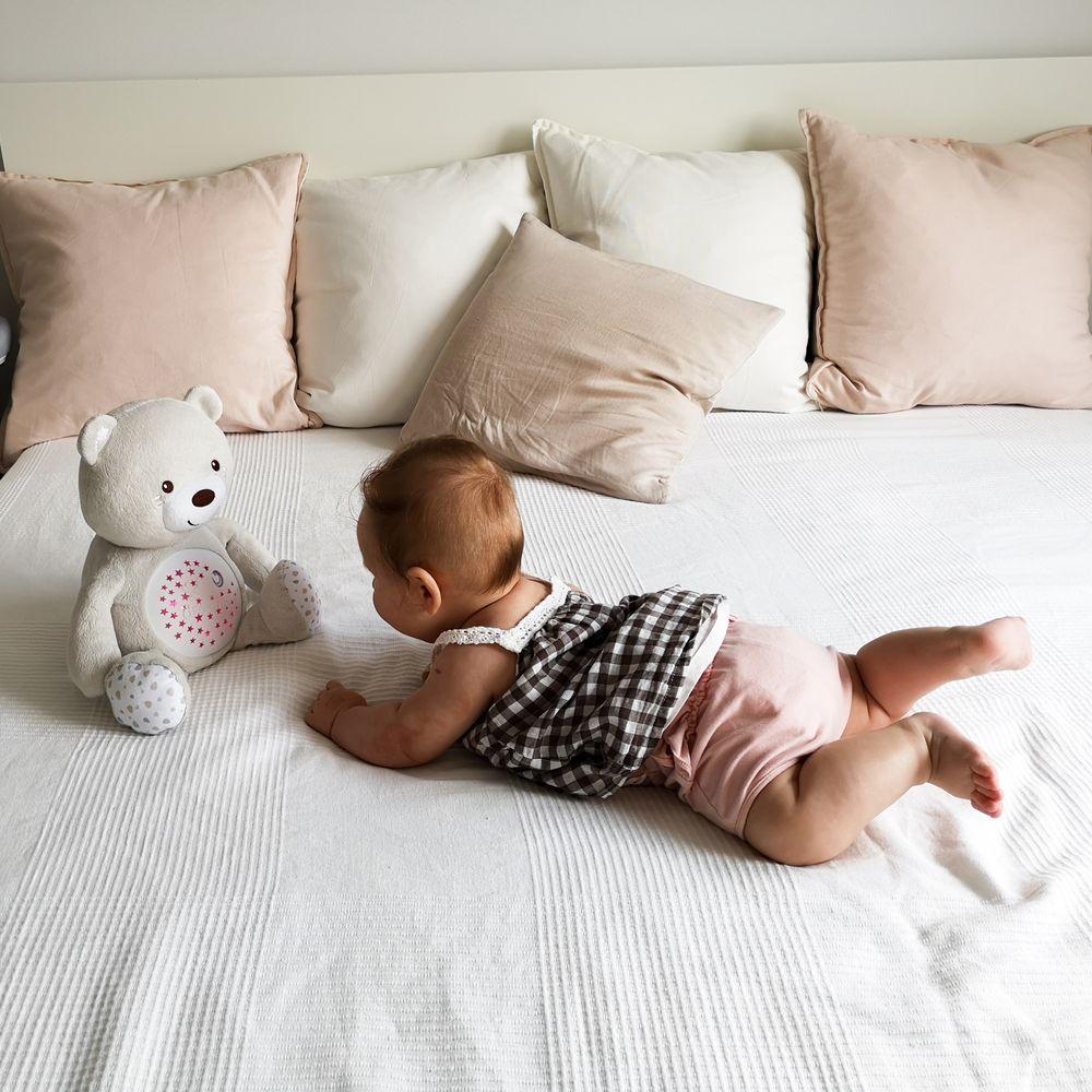 Мягкая игрушка проектор  музыкальный \"Медвежонок\" 08015.30, Chicco