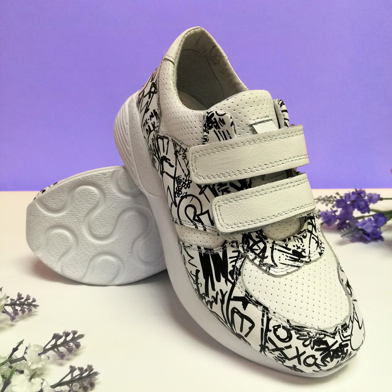 Дитячі кросівки, білі з малюнком 33 розміру (07131/403/919), Bistfor